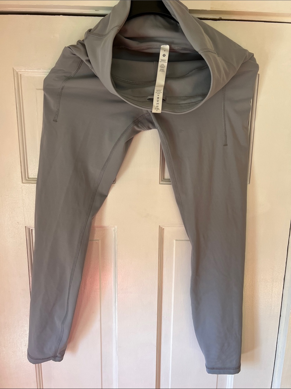 lululemon athletica align Light Gray Performance Leggings with dual side pockets